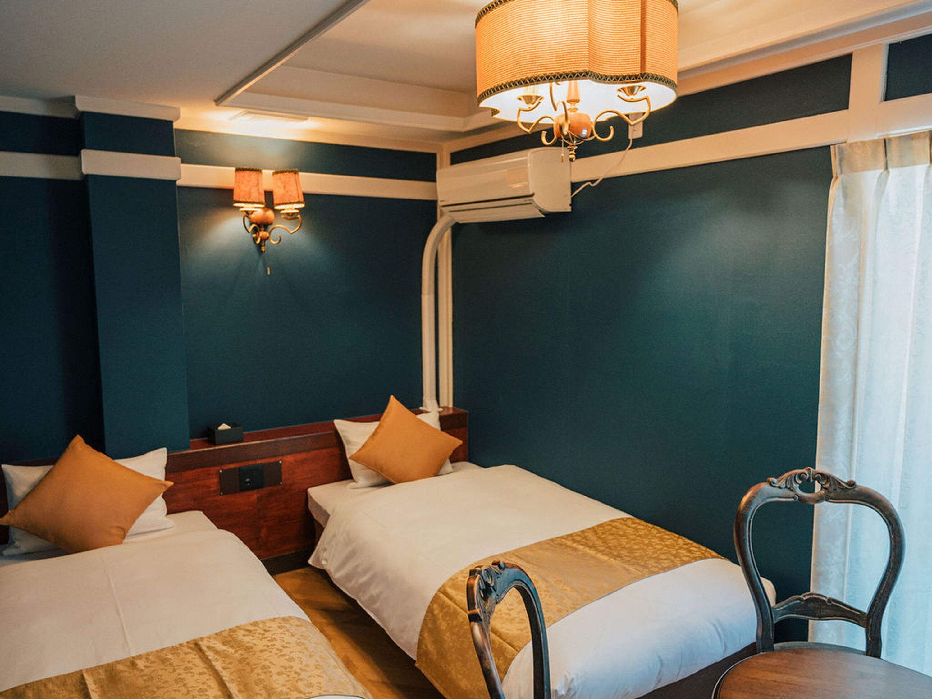 Habitación superior con 2 camas individuales | Edredón, wifi gratis y ropa de cama 