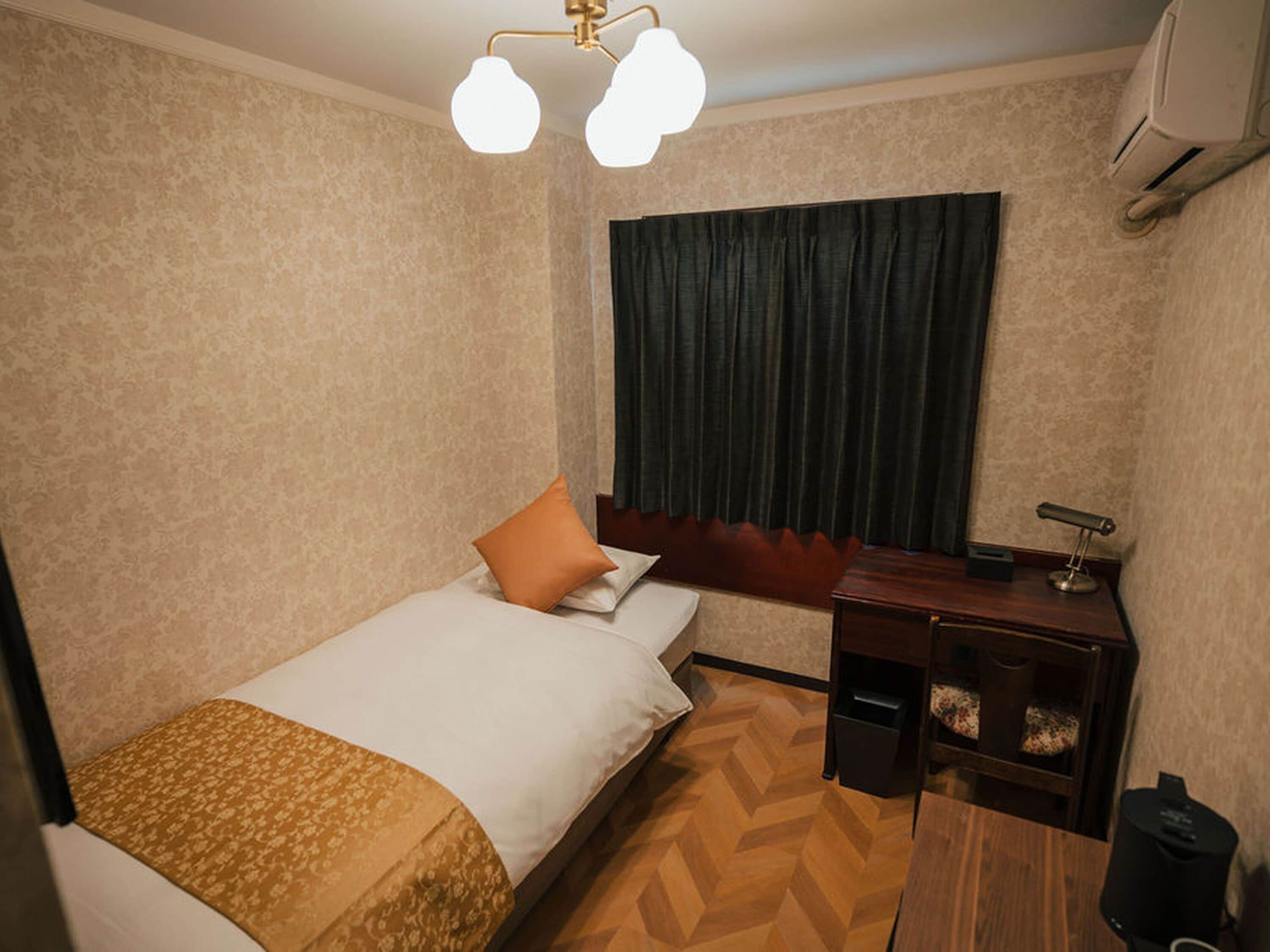 Habitación individual, 1 cama individual, para no fumadores, no se aceptan mascotas | Edredón, wifi gratis y ropa de cama 