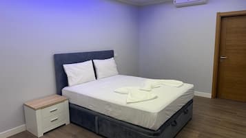 5 dormitorios, tabla de planchar con plancha, Internet