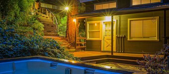 Escape to Ananda | Hot Tub, River & Wineries