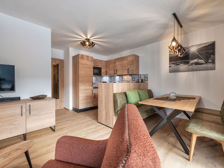 Gemütliche Wohnung Für 8 Gäste Mit W-lan, Pool, Tv, Balkon Und Haustiere Erlaubt - Viehhofen