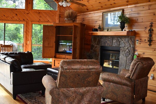 Smart-tv och eldstad