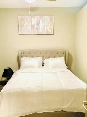 1 chambre, fer et planche à repasser, Wi-Fi, draps fournis