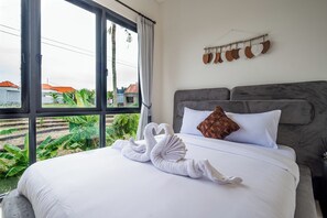 2 bedrooms, internet, bed sheets