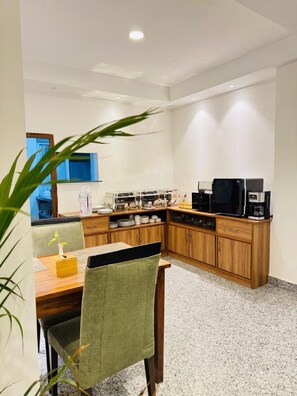 Free daily buffet breakfast