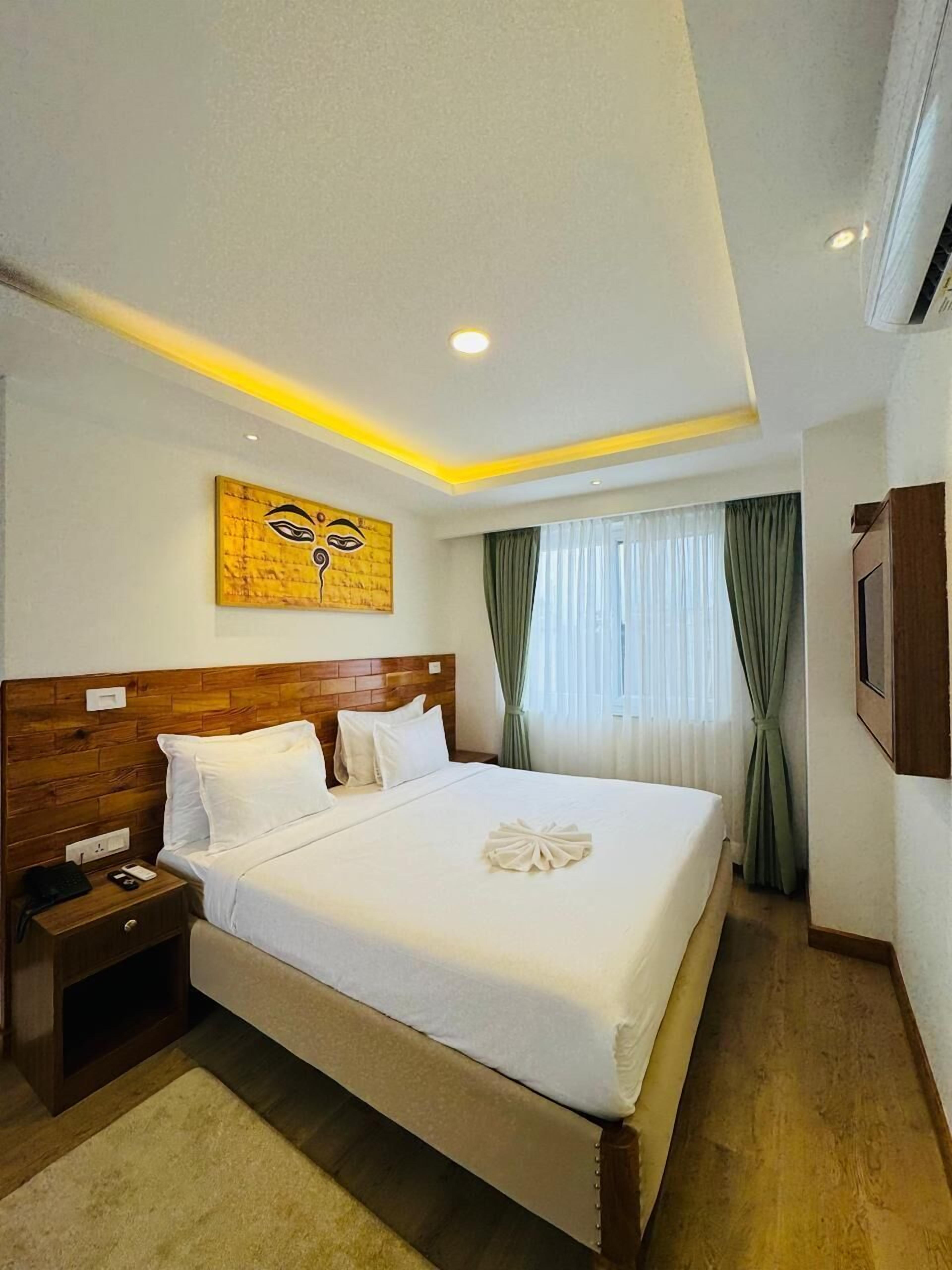 Superior deluxe Room | Tallelokero huoneessa, työpöytä