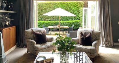 Luxury Living in Remuera Family Home w Pool - Prime Location