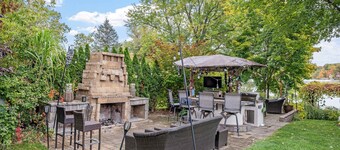 Tiki Retreat-Hot Tub-Fire Pit