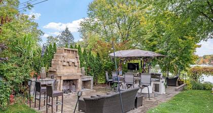 Tiki Retreat-Hot Tub-Fire Pit