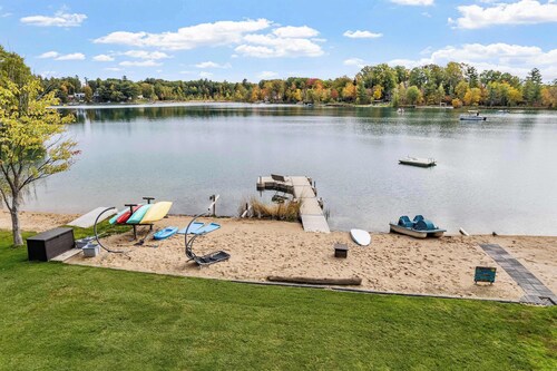 Tiki Retreat-Hot Tub-Fire Pit