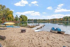Beach - Tiki Retreat-Hot Tub-Fire Pit (Sand Lake)