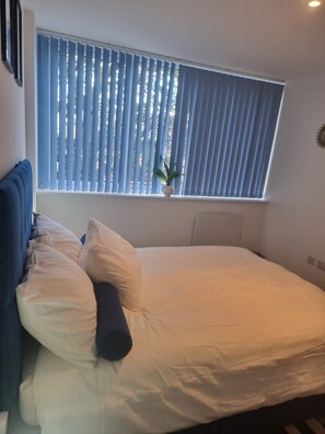 1 chambre, bureau, fer et planche à repasser, Wi-Fi gratuit