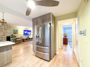 Interior - Cozy Studio City Apt with Large Patio & Gated Parking (Los Angeles)