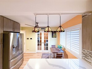 Interior - Cozy Studio City Apt with Large Patio & Gated Parking (Los Angeles)