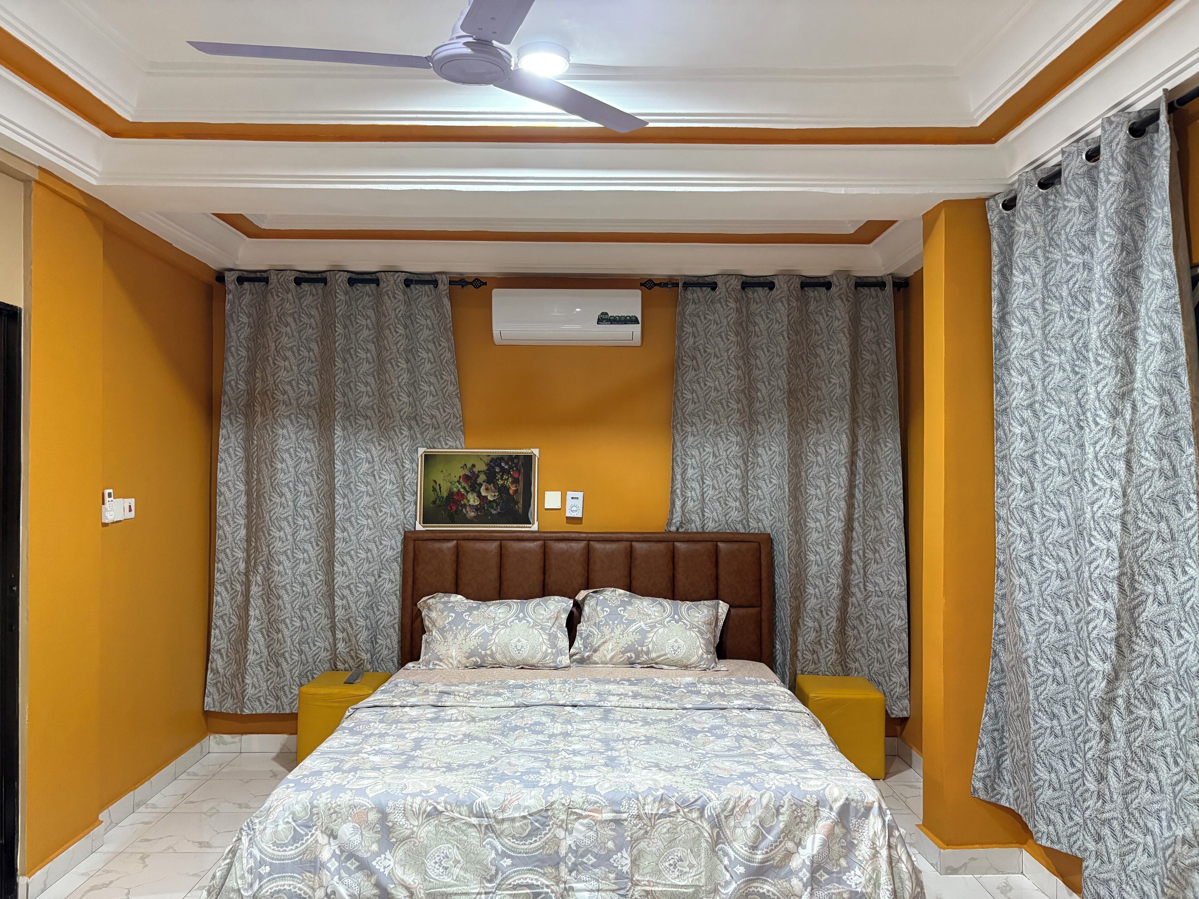 2 bedrooms, iron/ironing board, Internet, bed sheets