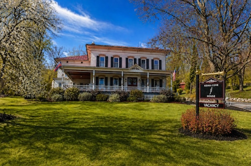 The Keuka Cove House - Lakefront + Private Dock - Sleeps 16