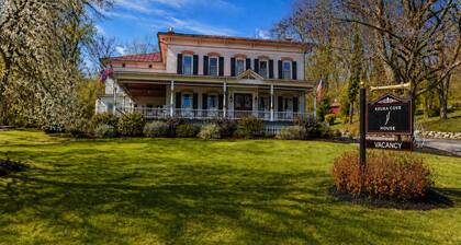 The Keuka Cove House - Lakefront + Private Dock - Sleeps 16