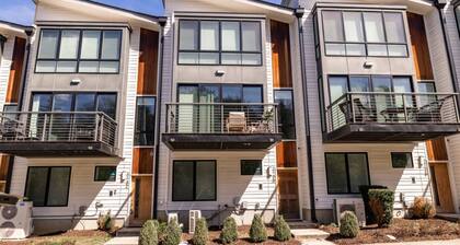 Main Character Nashville Getaway - 10min from Broadway