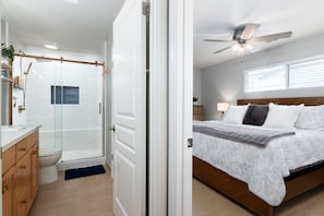 3 bedrooms, iron/ironing board, travel cot, free WiFi