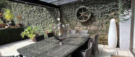 デラックス ハウス ガーデンビュー | リビング エリア