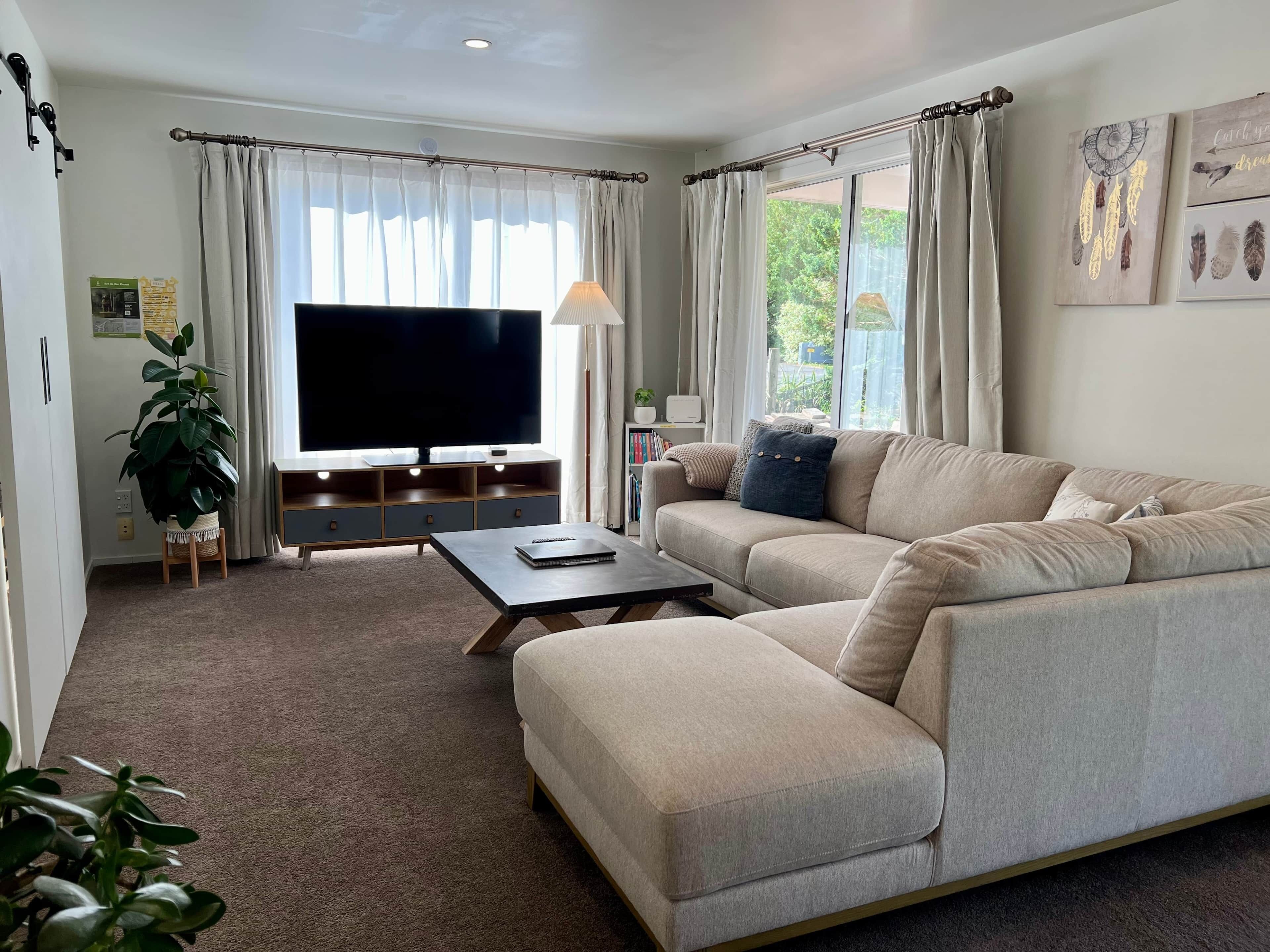 Télévision, cheminée