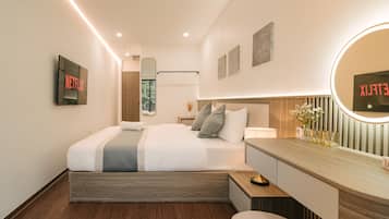 Comfort Room, 1 King Bed, Balcony, City View | Blackout drapes, iron/ironing board, free WiFi
