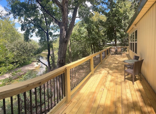 2 bedroom house near Mark Twain Lake on Salt River! WiFi and Boat parking!