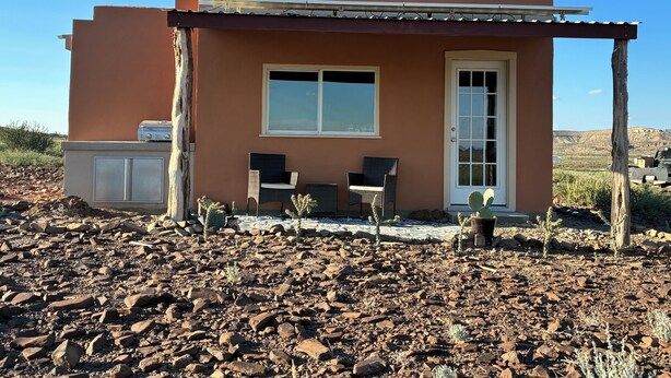 Exterior - Private Cabin Near Big Bend National Park (Alpine)