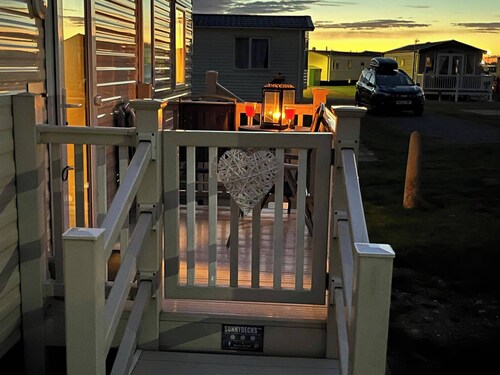 Skegness 3-Bed Caravan, Sleeps 8, 10 mins to Beach