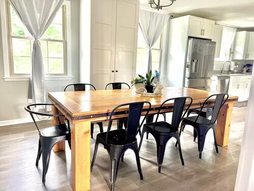 Spacious 4BR Near Fort Campbell