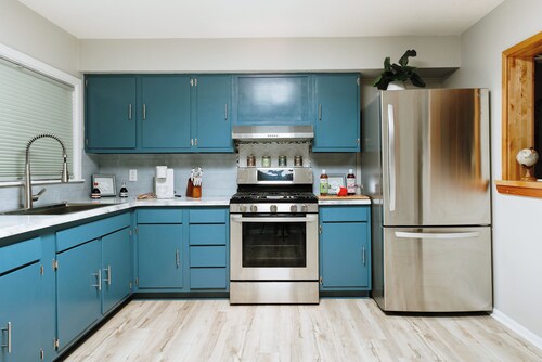 Boutique on Beryl: Pets+3King+Peacocks+Old Town