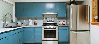 Boutique on Beryl: Pets+3King+Peacocks+Old Town