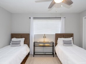 2 bedrooms, iron/ironing board, Internet, bed sheets