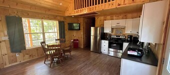 Sweet Cabin. Sleeps 6. Bedroom Queen Bed 2, Loft Two Twin Beds, Queen Sofa 2.
