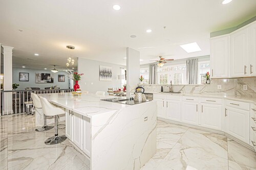 Luxury 5Brooms 4,5Baths Home &Free parking Near DC