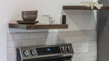 Frigorífic, microones, forn i placa de cuina