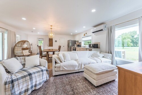 Modern Amish Country Retreat w/ Private Hot Tub