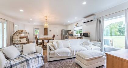 Modern Amish Country Retreat w/ Private Hot Tub