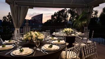 Outdoor dining