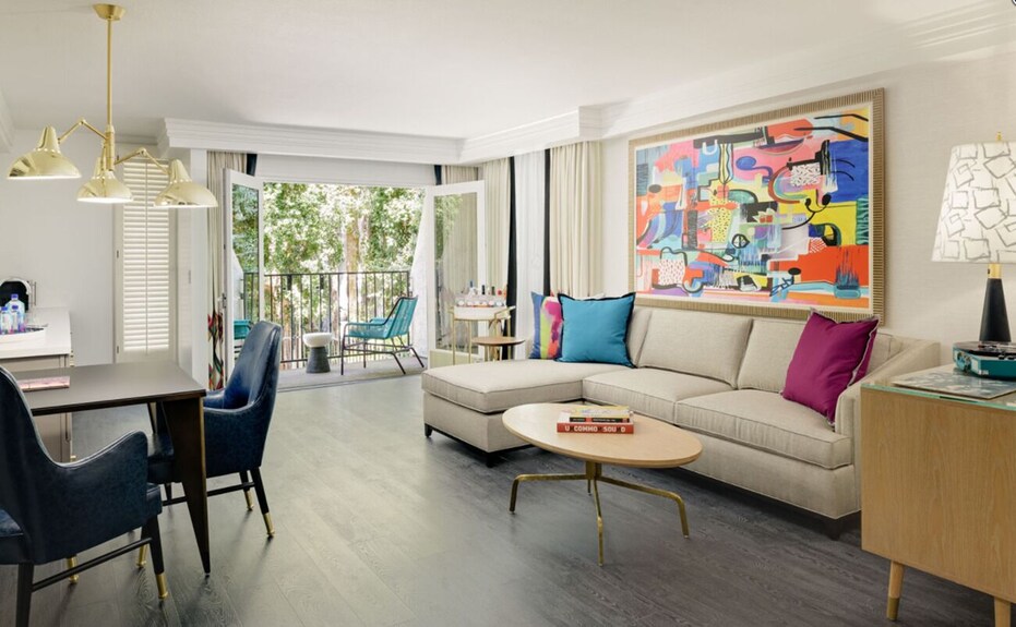 Spacious West Hollywood Escape W/ Kitchen & Rooftop Pool - West Hollywood