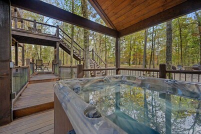 Hochatown Tower - Close2Casino/ Hot Tub/ Billiards/ Playset/ Poker