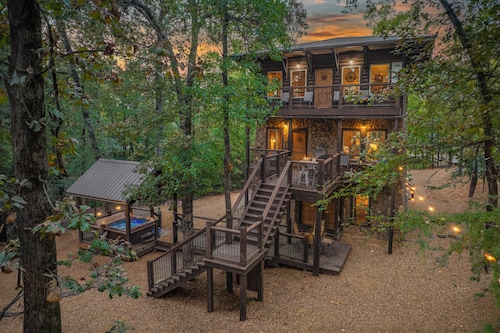 Hochatown Tower - Close2Casino/ Hot Tub/ Billiards/ Playset/ Poker