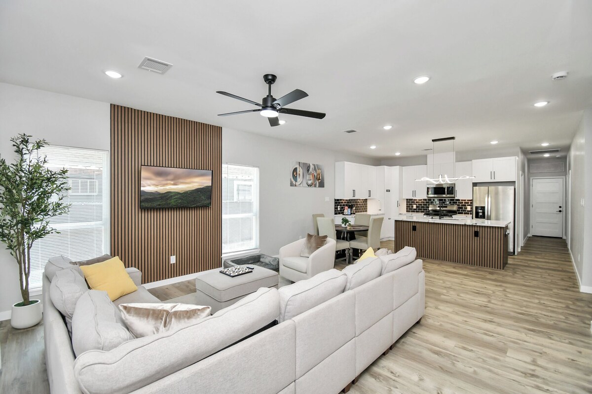 Photo 13 of Chill House, Private and Relaxing House with Hot Tub Spa and Games