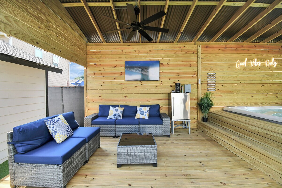 Photo 4 of Chill House, Private and Relaxing House with Hot Tub Spa and Games