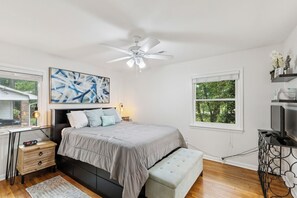 Iron/ironing board, Internet, bed sheets - Cozy 3BR Home in Fayetteville with AC (Fayetteville)