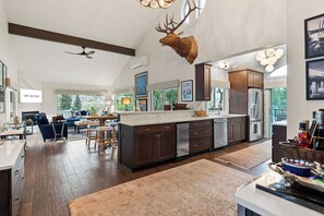 Interior - Chalet Contessa - Events and Long Term Stays Welcome! (Avon)