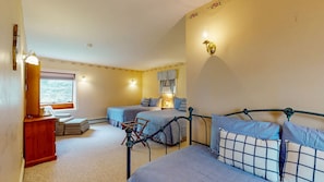 2 bedrooms, iron/ironing board, free WiFi, bed sheets - Carriage House - Crocker House Country Inn (Hancock)