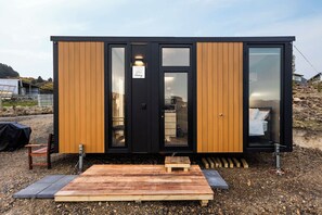 Exterior - Melmarie Cosy Retreat X by Tiny Away (Waitati)