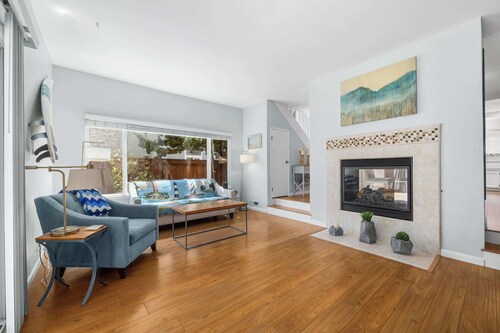 2 Bedroom Seascape Getaway - 5 min from beach!