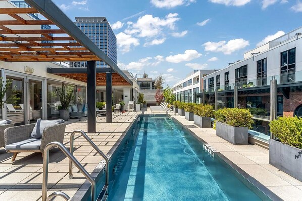 Pool - Blueground | Powerhouse Arts District, pool, nr Liberty State Park (Jersey City)